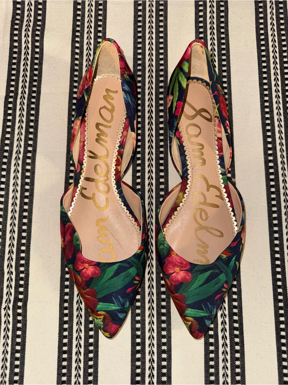 Sam Edelman Floral Pointed D'Orsay Flats in Green, Pink & Red, Size 7.5 - Picture 4 of 15